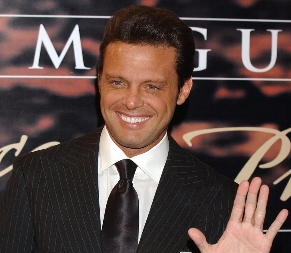 Luis Miguel celebra su cumpleaños 56 en medio de su exitoso regreso a los escenarios